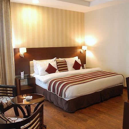 Liv Inn - Naraina New Delhi Eksteriør billede