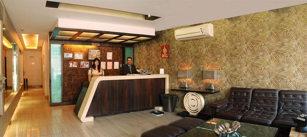 Liv Inn - Naraina New Delhi Eksteriør billede