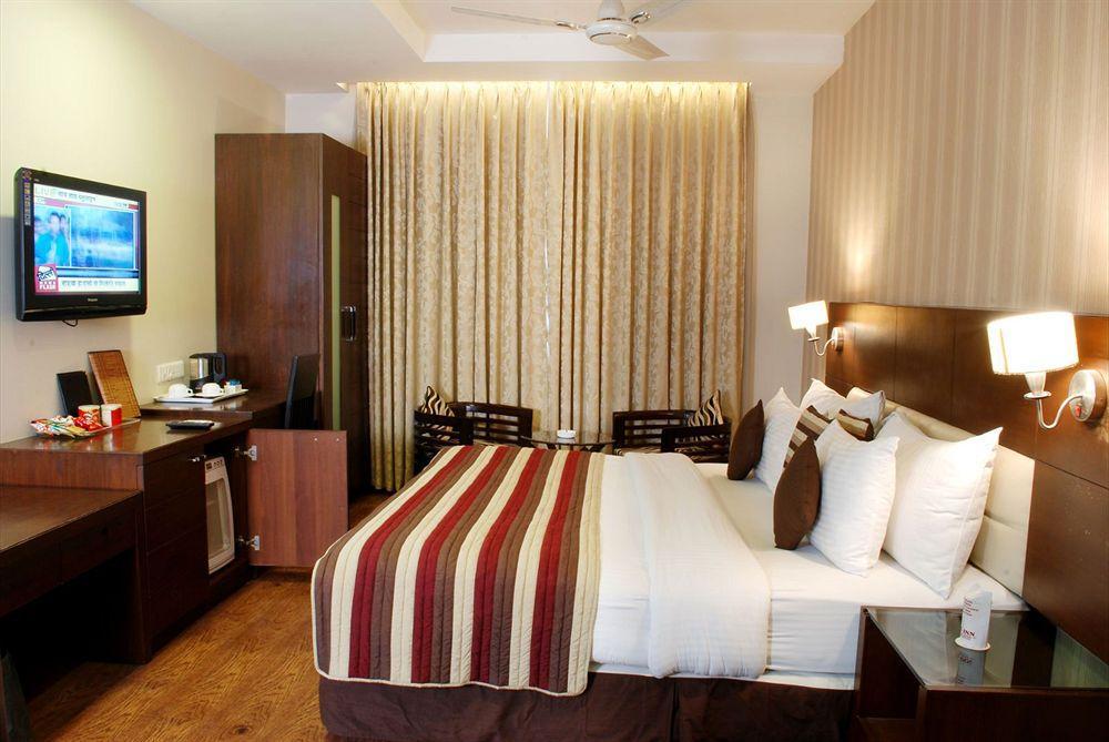 Liv Inn - Naraina New Delhi Eksteriør billede