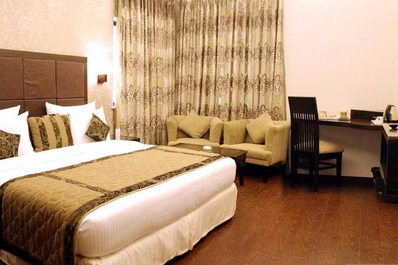 Liv Inn - Naraina New Delhi Eksteriør billede